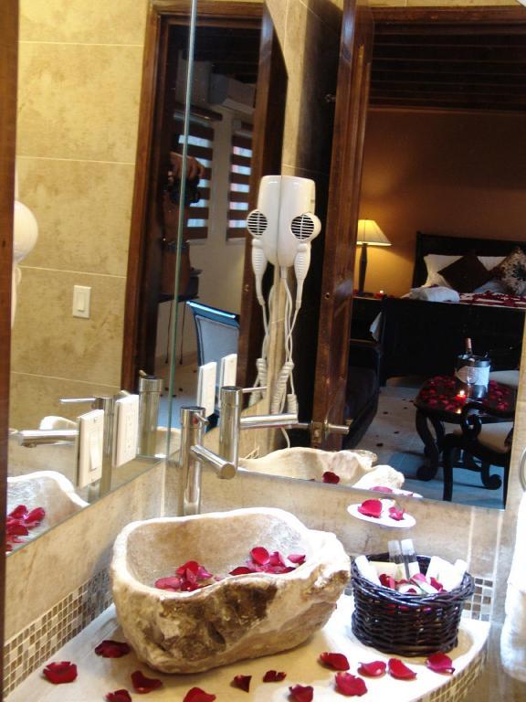 Casa Del Tio Hotel Boutique San Miguel de Allende Zimmer foto A bathroom at the hotel