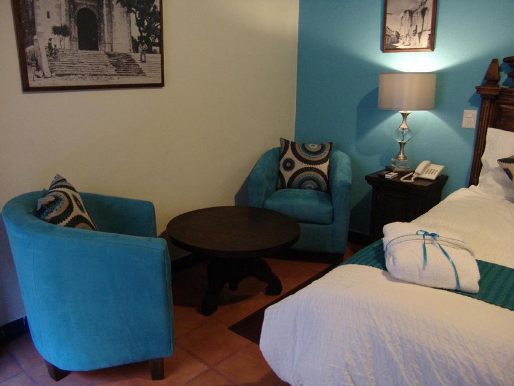 Casa Del Tio Hotel Boutique San Miguel de Allende Zimmer foto A room at the hotel
